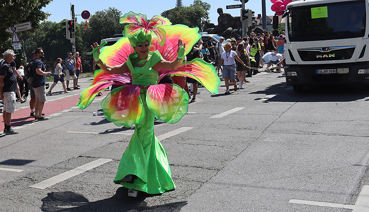 CSD München 2022 Parade auf der Reichenbachbrücke (©Foto: Martin Schmitz)